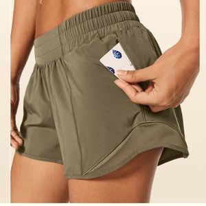 🍋LULULEMON HOTTY HOT SHORTS🍋